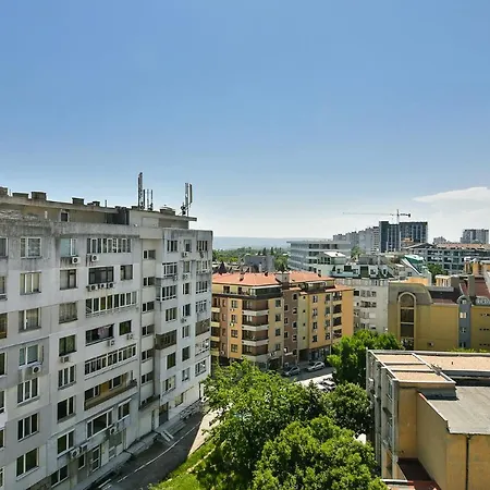 Апартаменти Chaika 203 *
