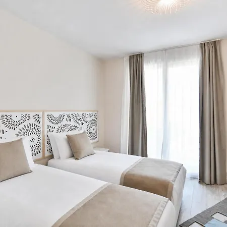 Apartment Chaika 203 *